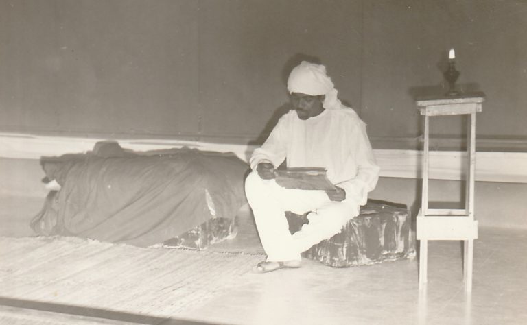 مسرحية نور من السماء